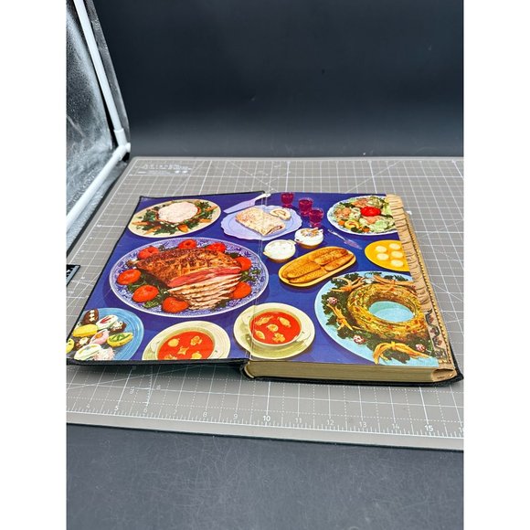 Searchlight Recipe Book 1954 Hardcover w/ Better Homes Gardens Spice Chart - Picture 3 of 4